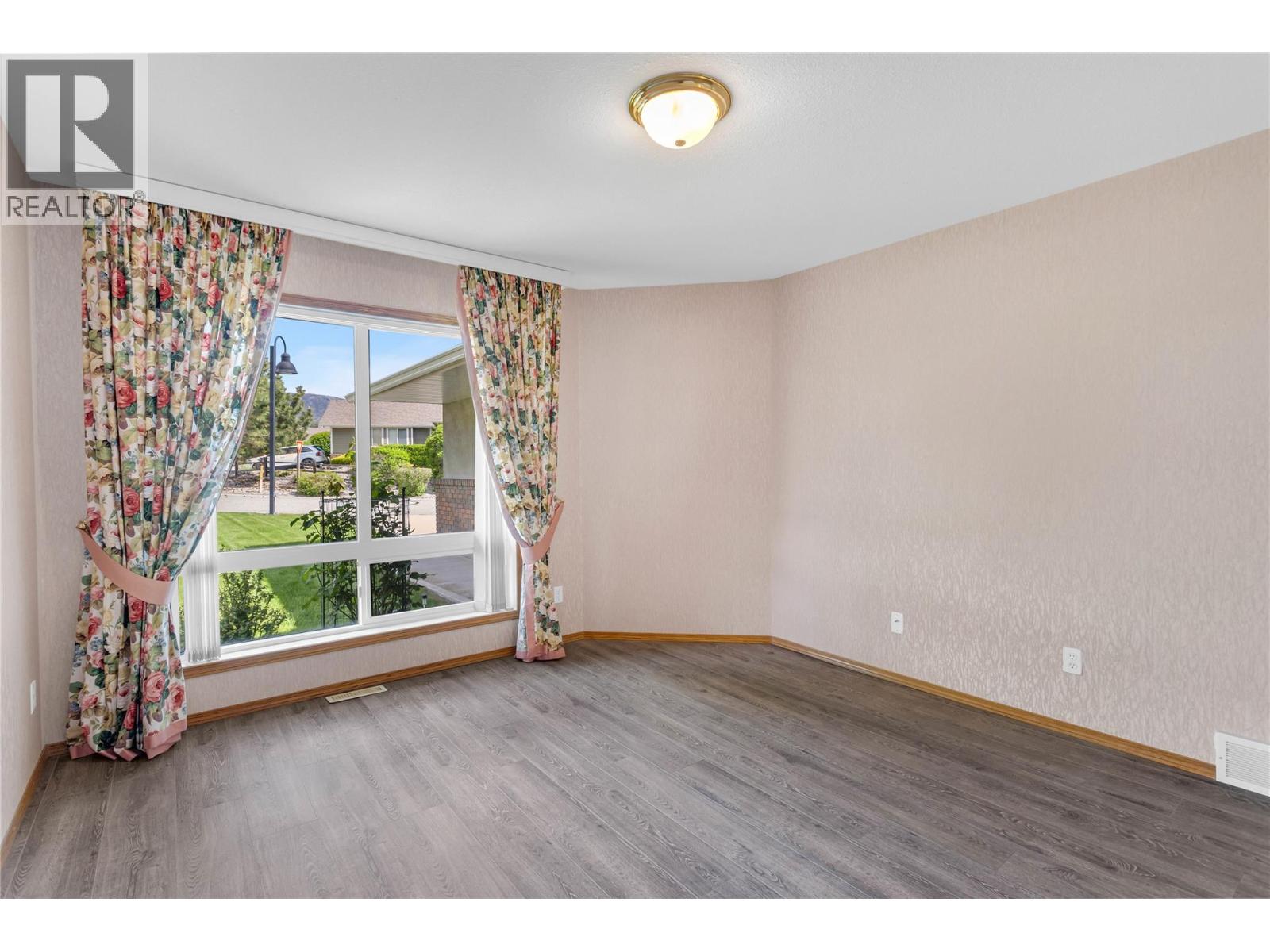 109 4035 Gellatly Road South, West Kelowna