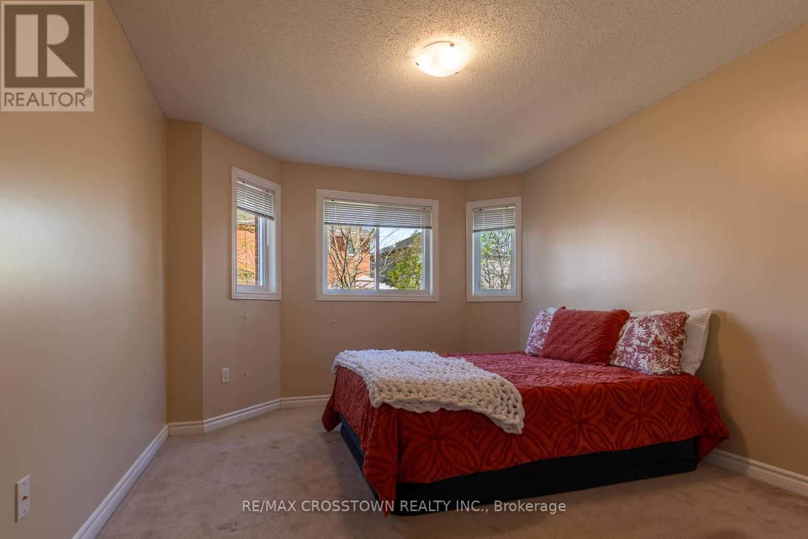 156 PRINGLE DRIVE - 12