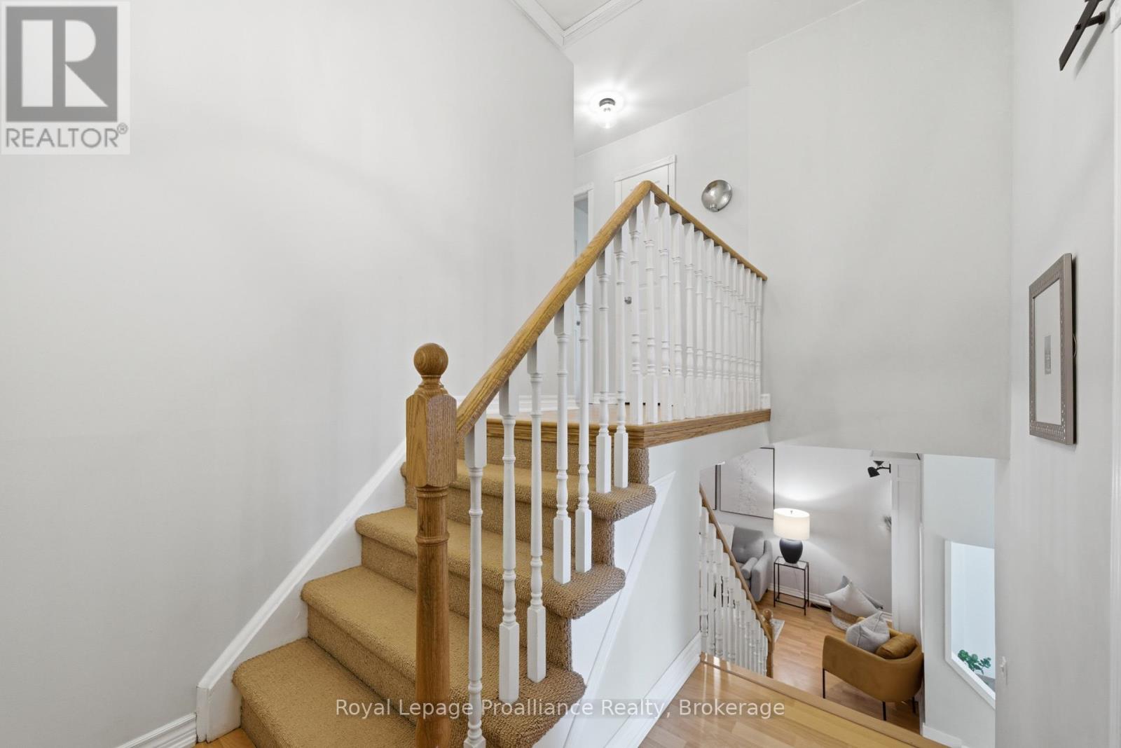 4 HENDERSON DRIVE - 25