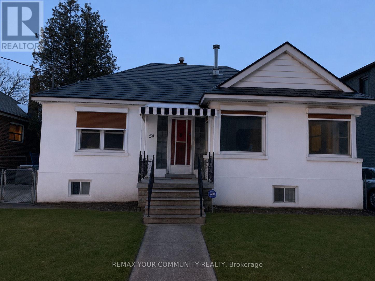 54 ASH CRESCENT - 1