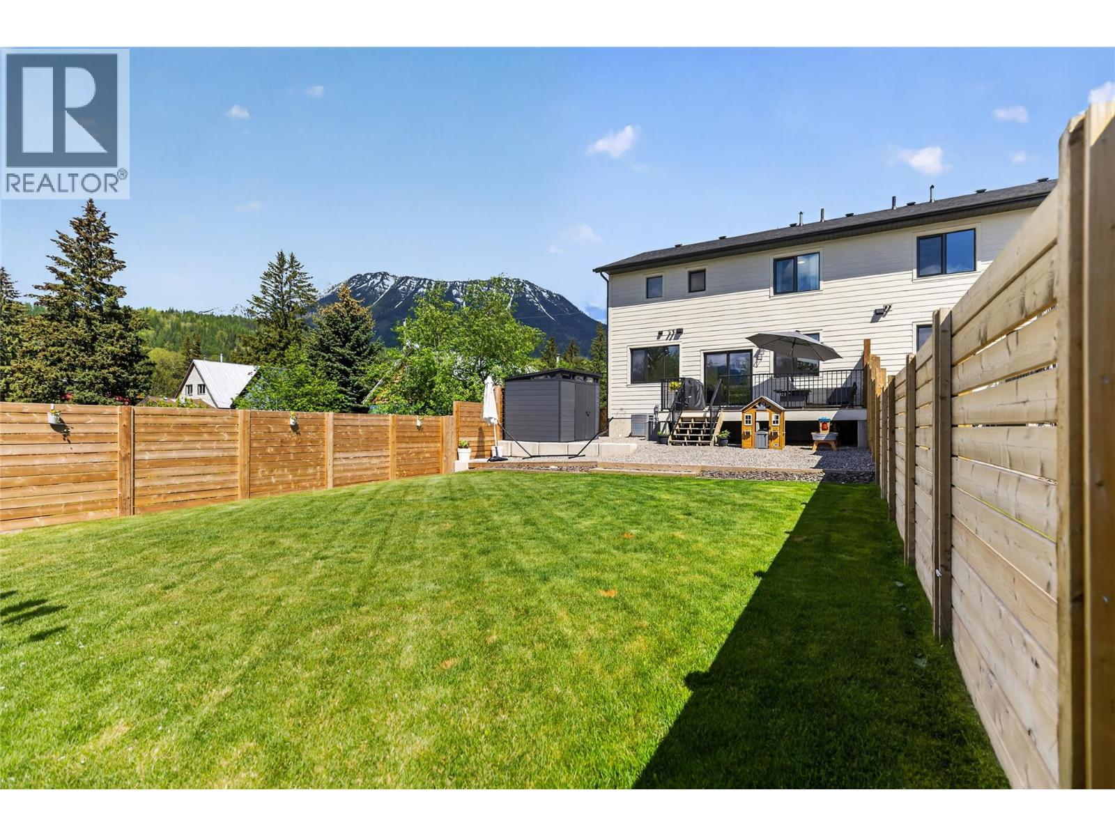 1000 Hand Avenue, Fernie