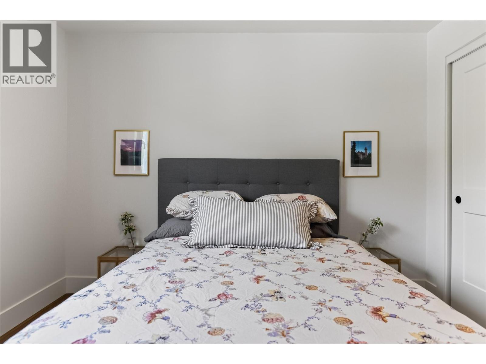 1000 Hand Avenue, Fernie