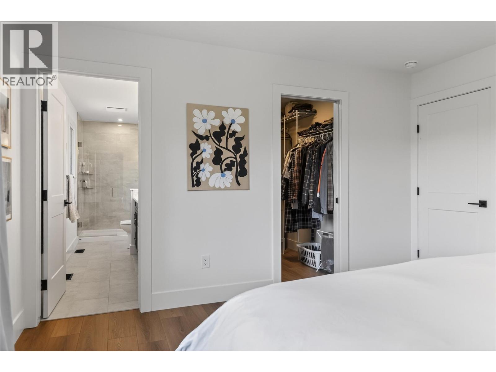 1000 Hand Avenue, Fernie