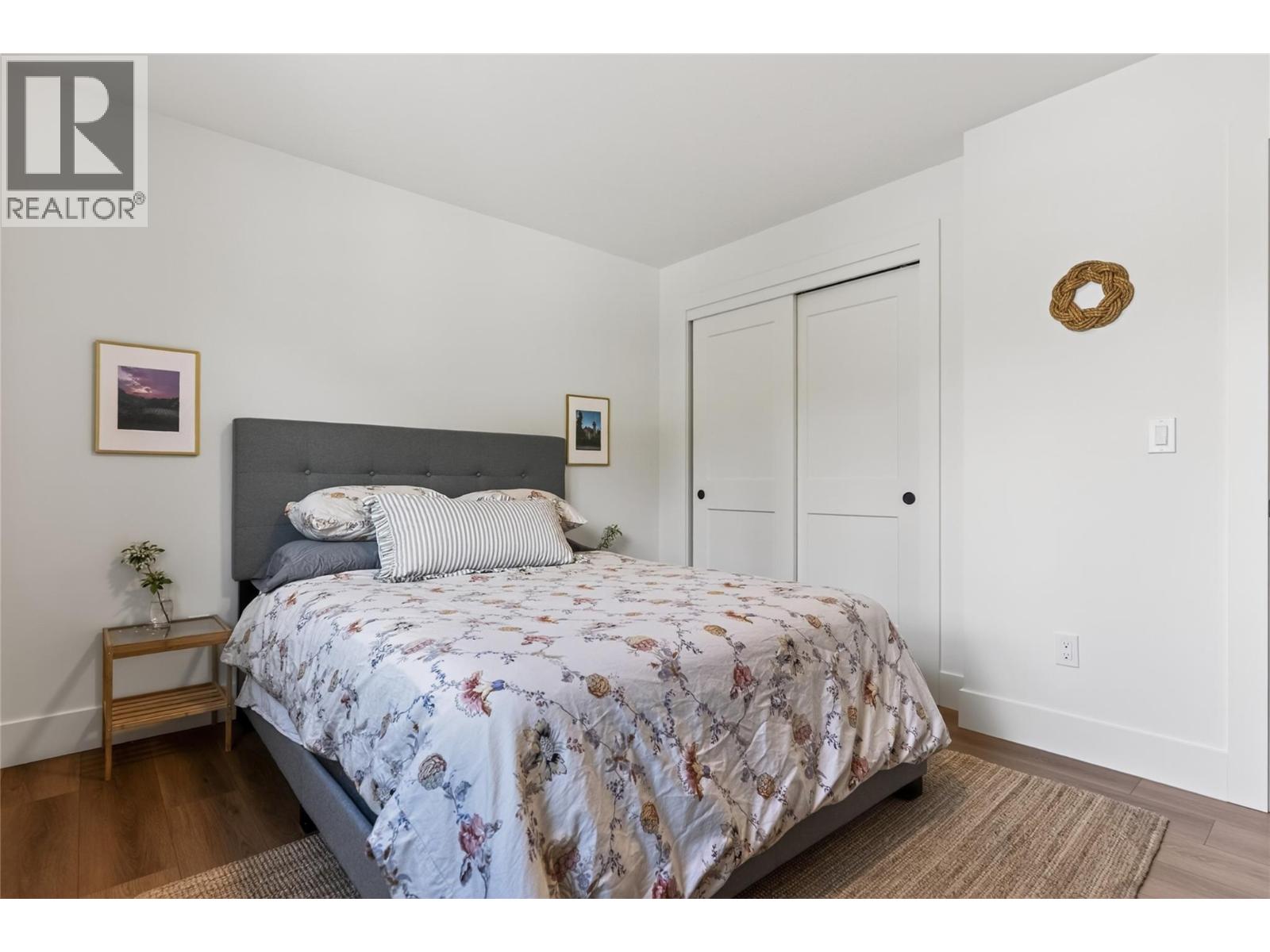 1000 Hand Avenue, Fernie