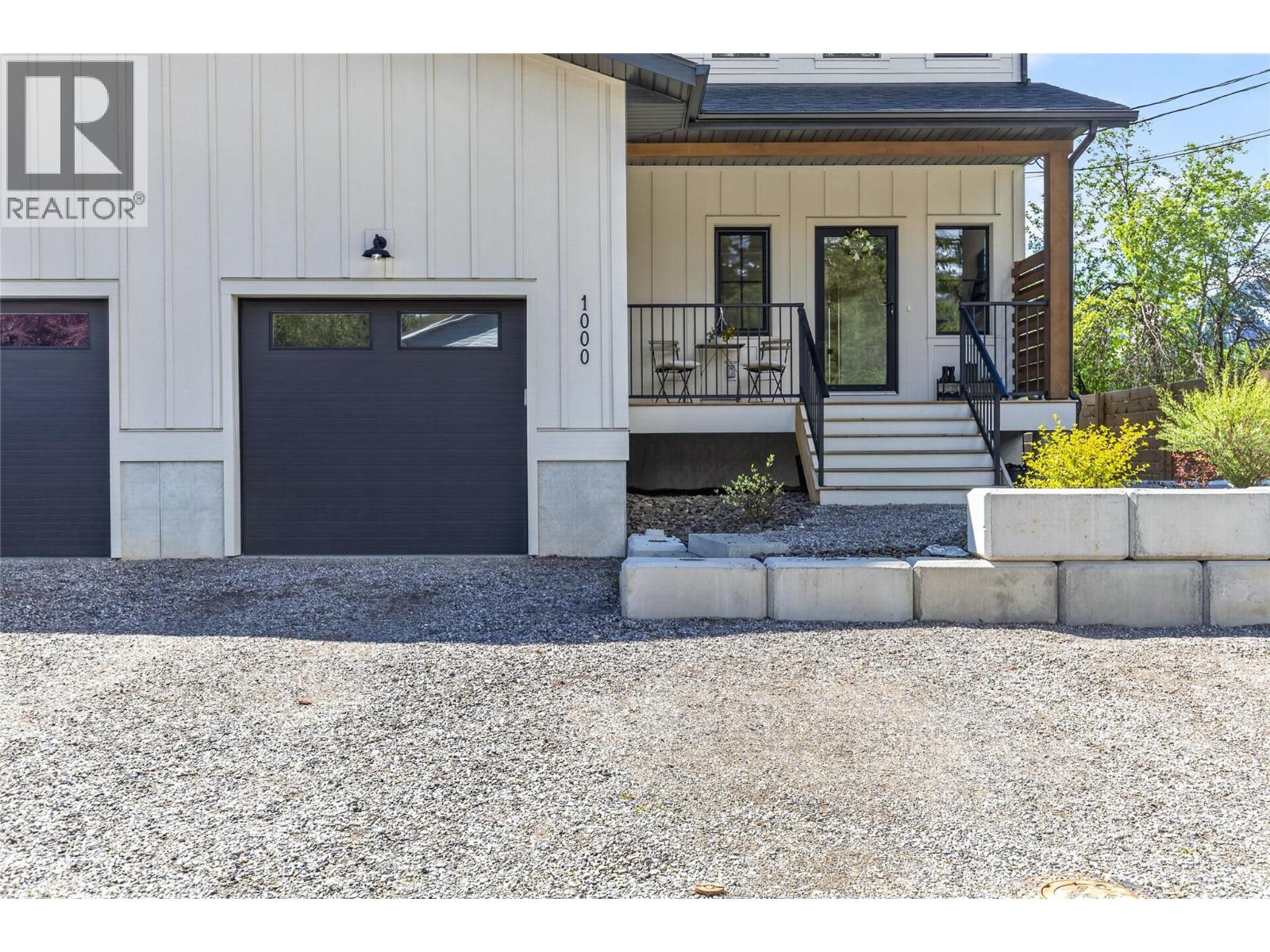 1000 Hand Avenue, Fernie