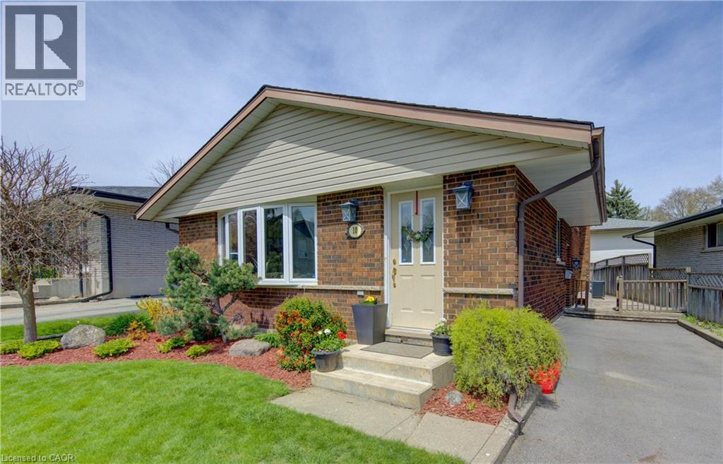 10 BOSWORTH Crescent - 5
