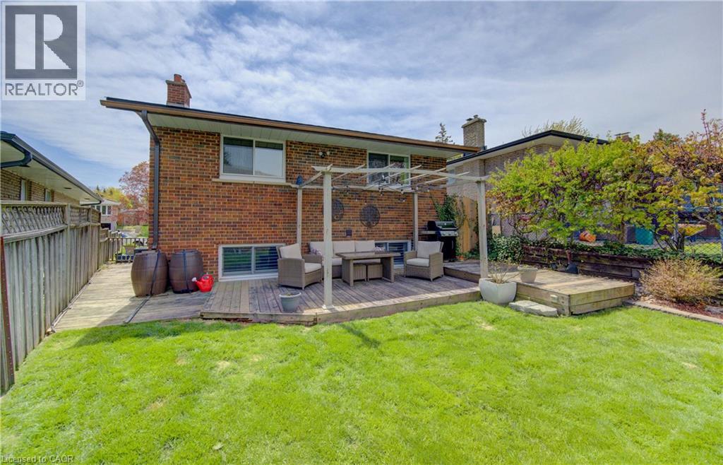 10 BOSWORTH Crescent - 41