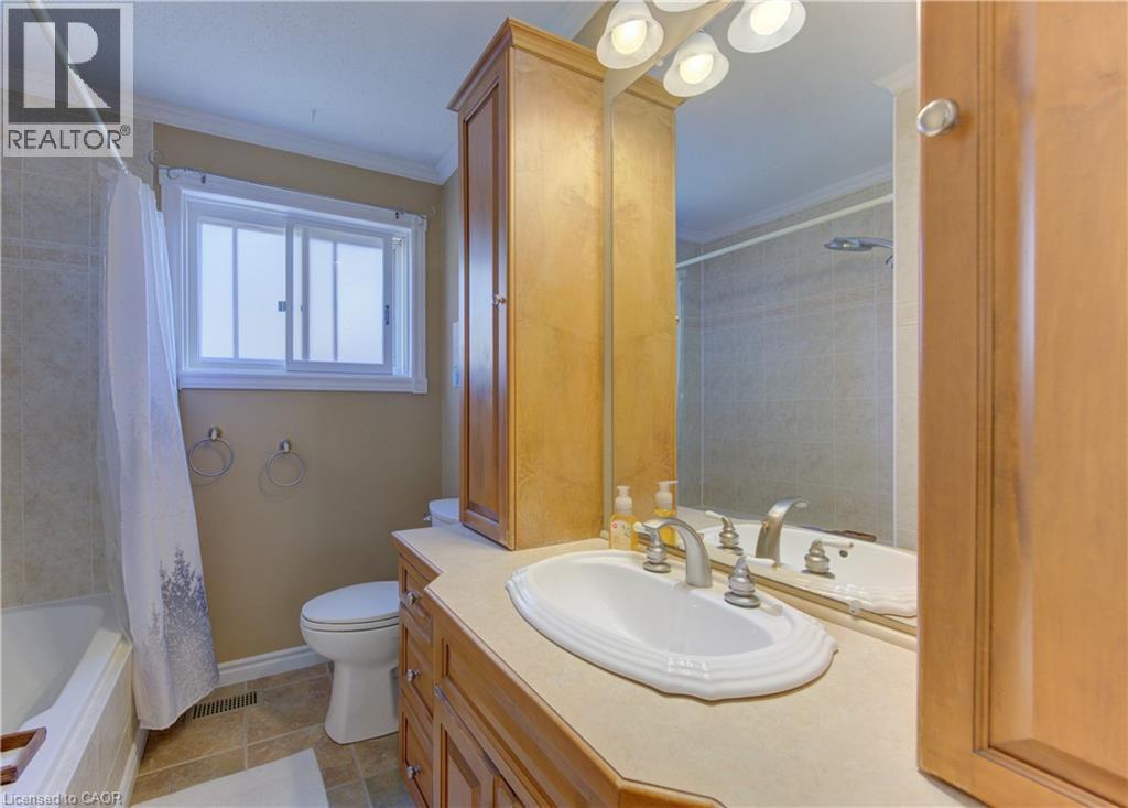 10 BOSWORTH Crescent - 33