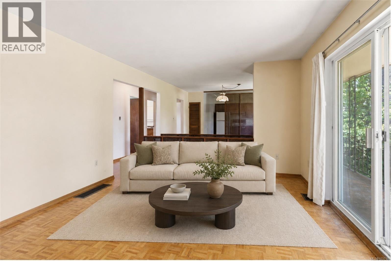 4021 Magdelin St - 7