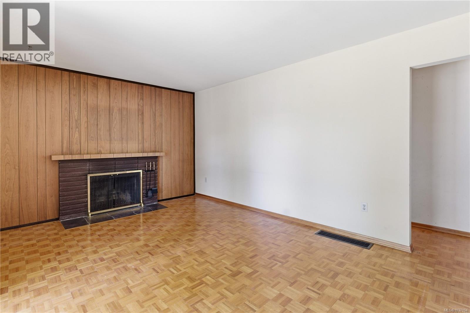 4021 Magdelin St - 3