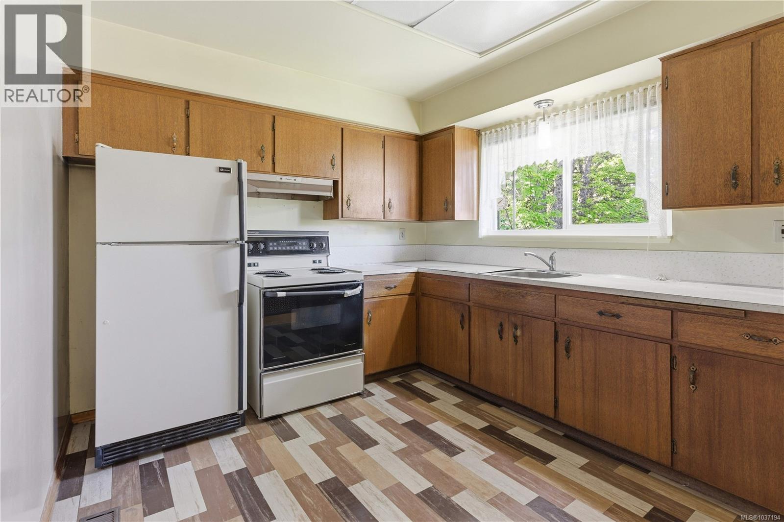  4021 Magdelin Street, Saanich