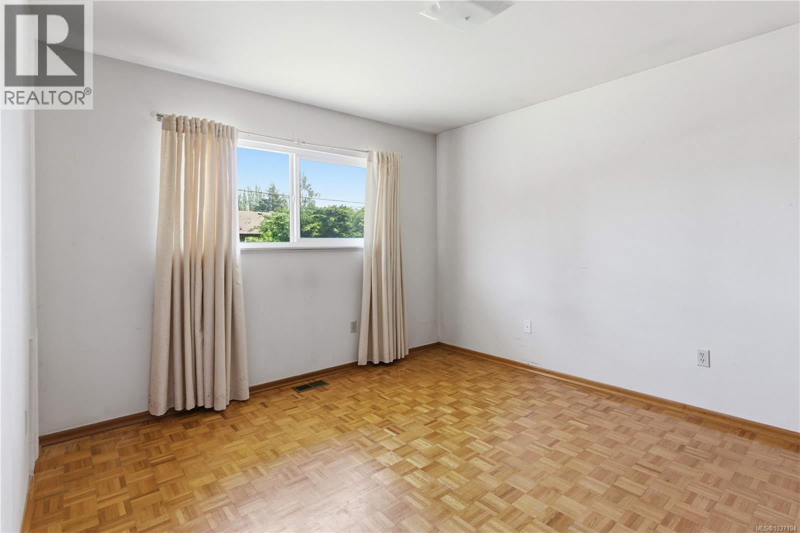 4021 Magdelin St - 19