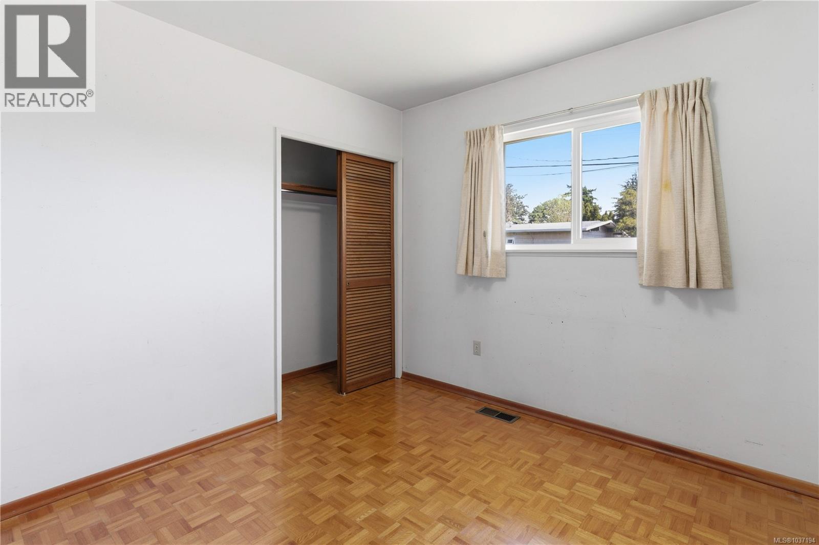 4021 Magdelin St - 18