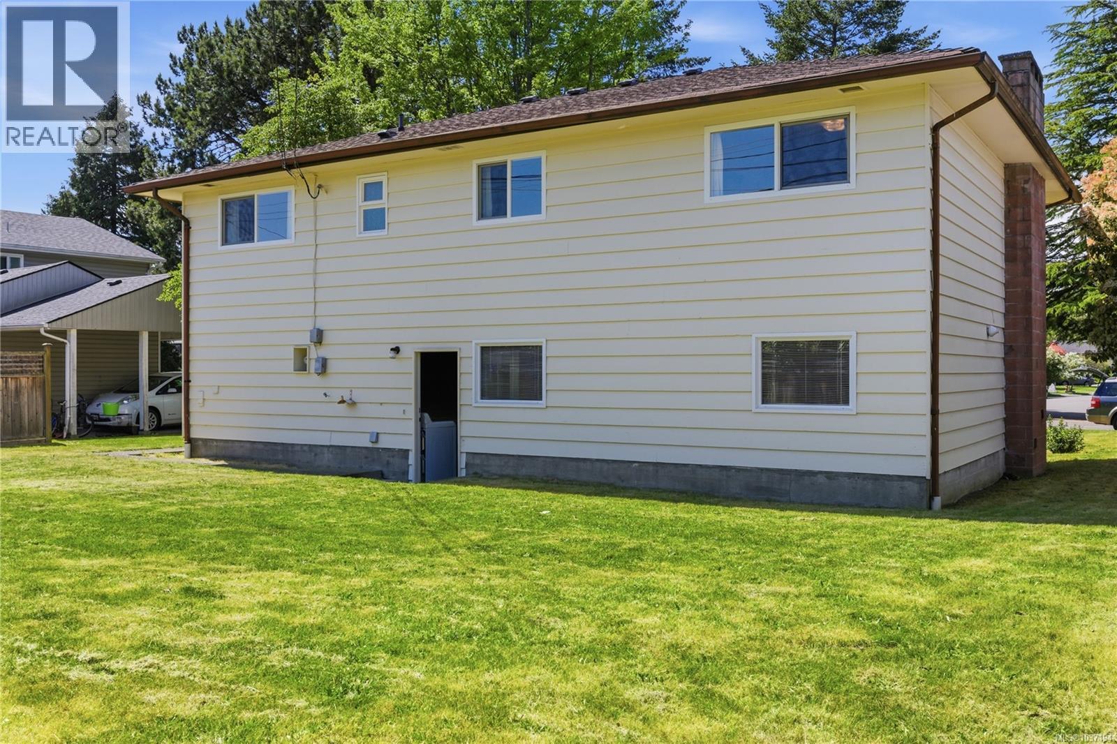  4021 Magdelin Street, Saanich