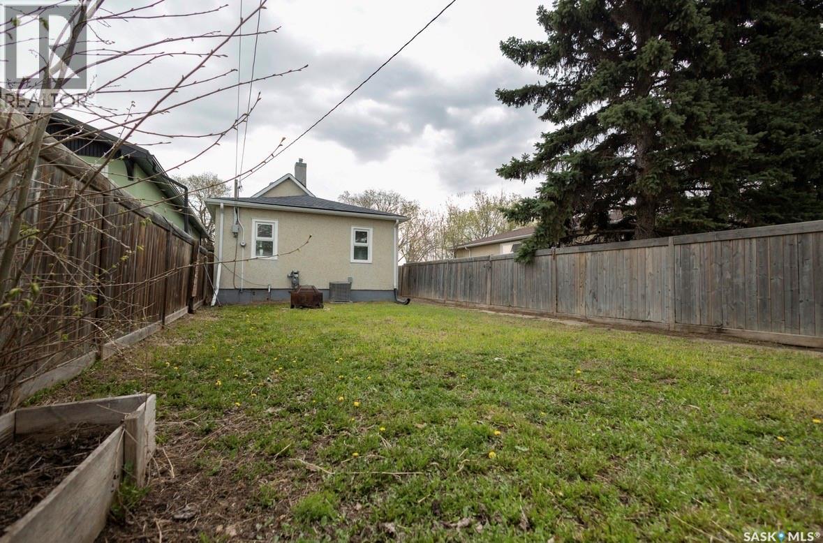 2070 Reynolds STREET - 16