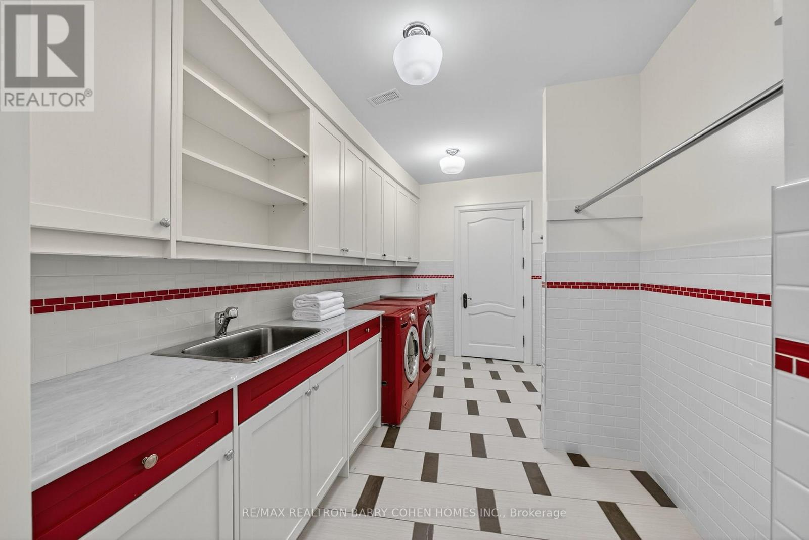 36 OLD YONGE STREET - 45