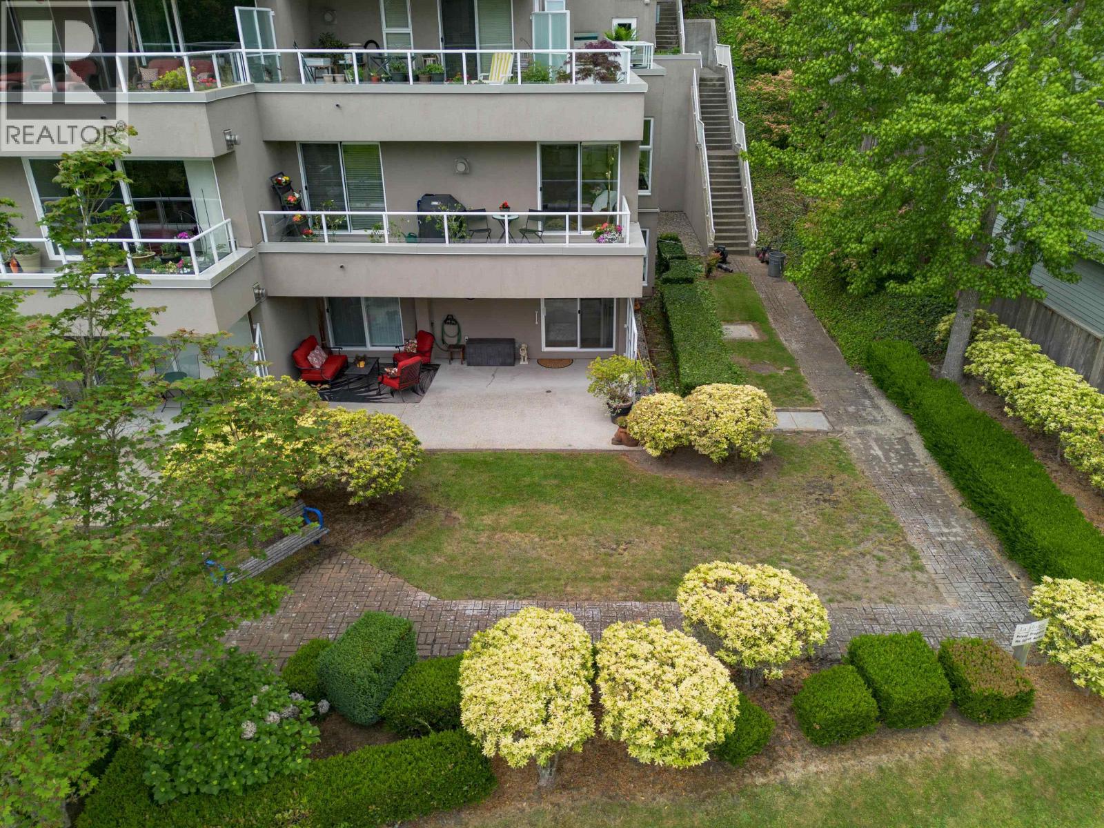 104 1400 VIEW Crescent - main photo