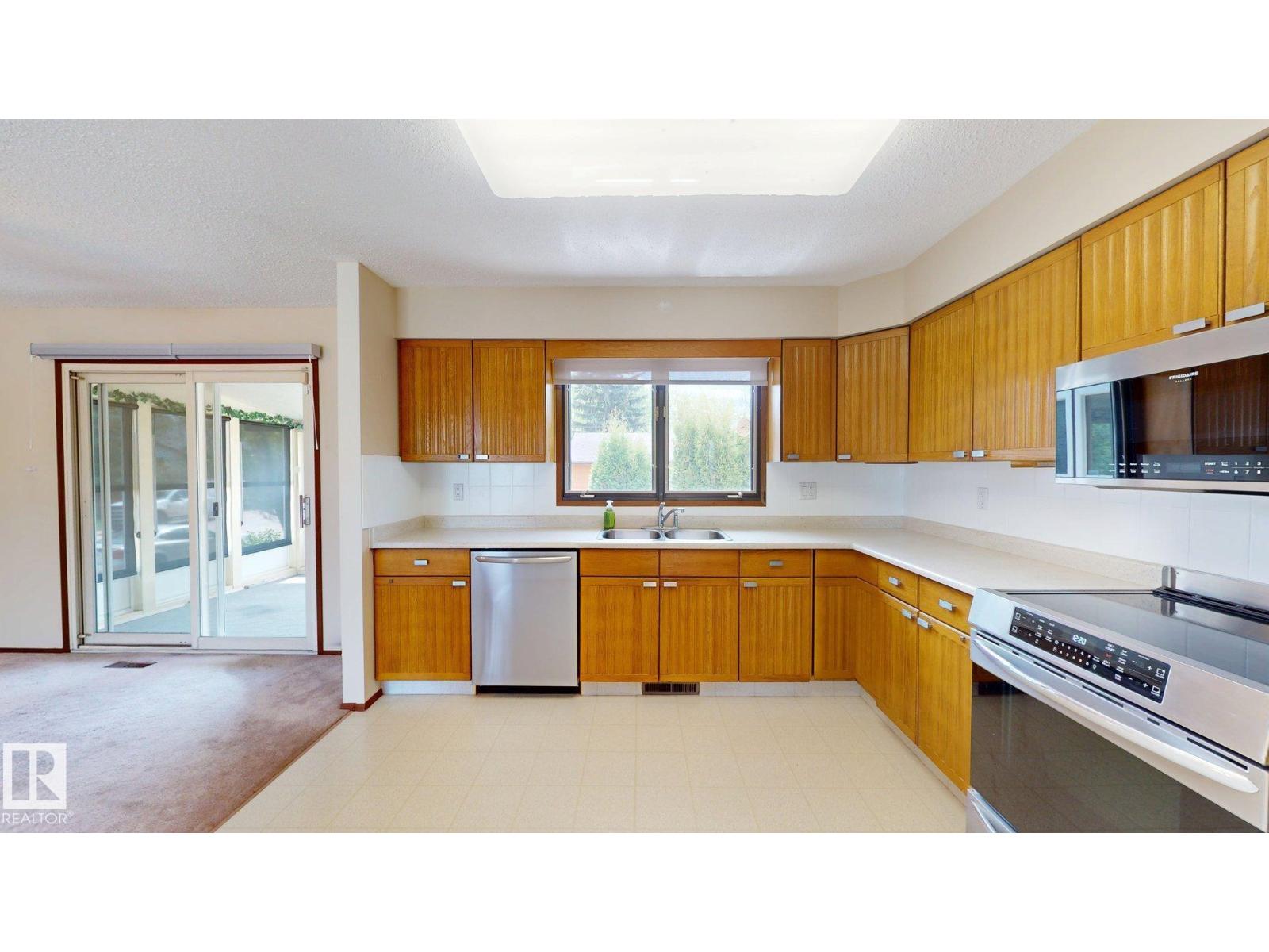 4521 42 AV — photo 10