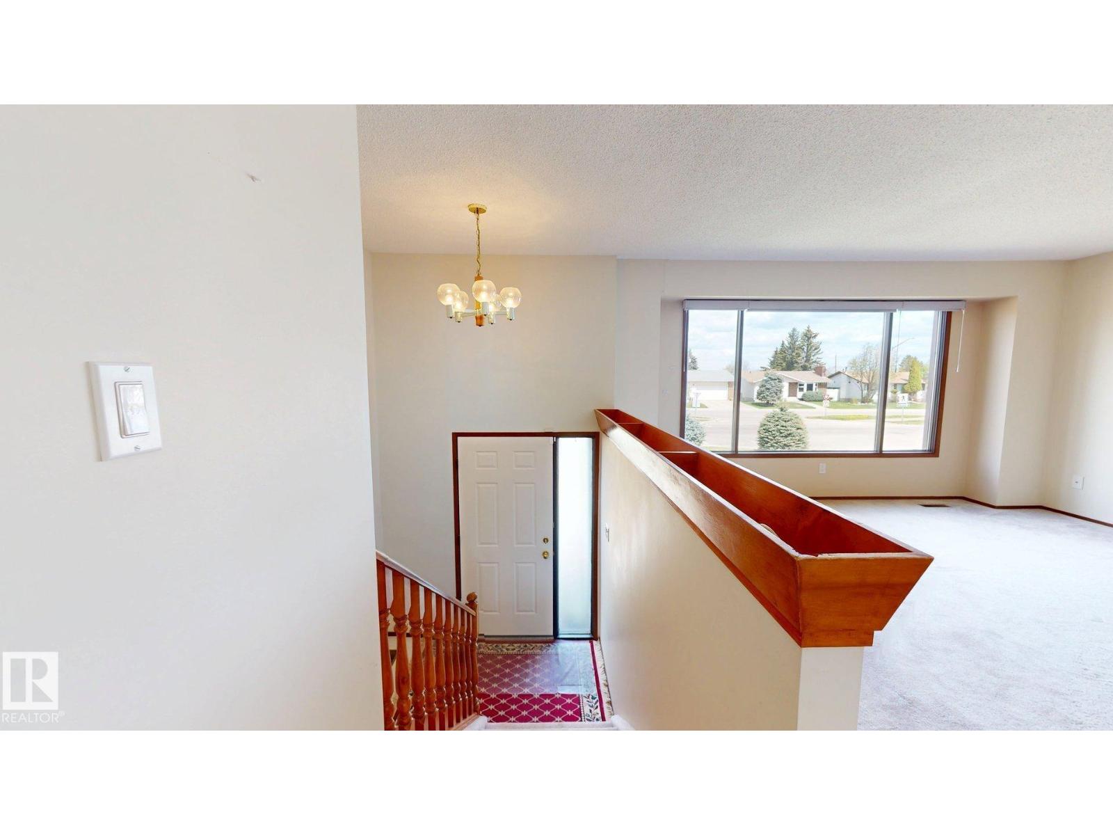 4521 42 AV — photo 15