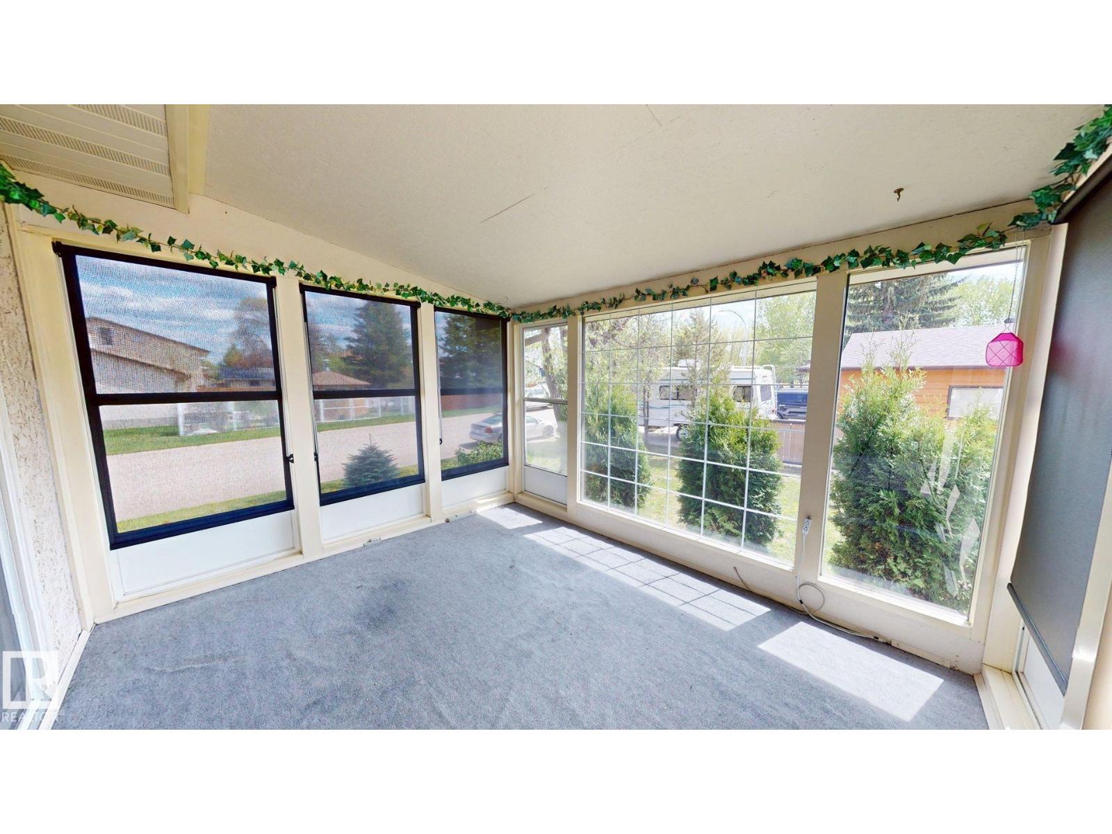 4521 42 AV — photo 7