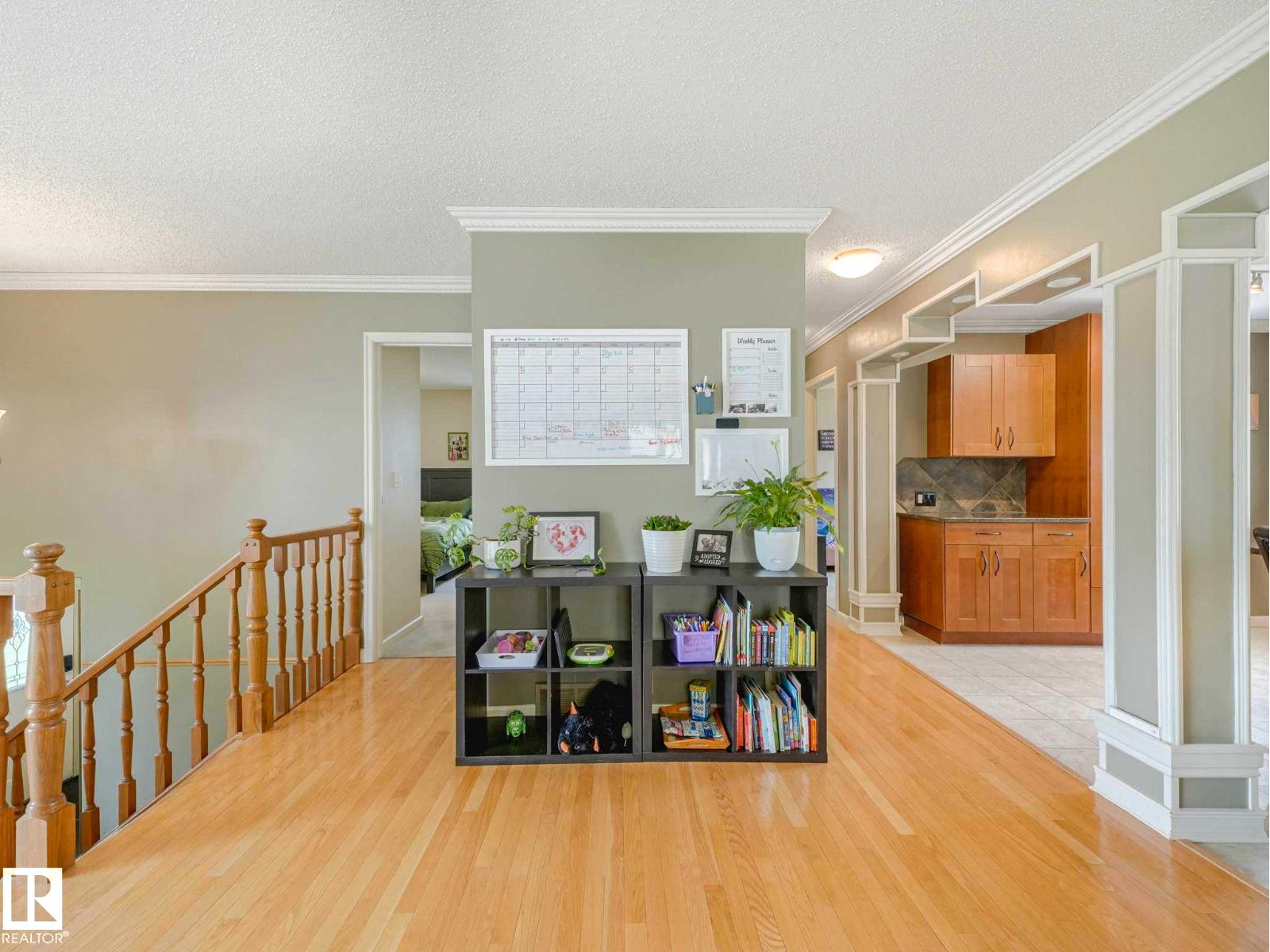 4504 29 AV NW - 25