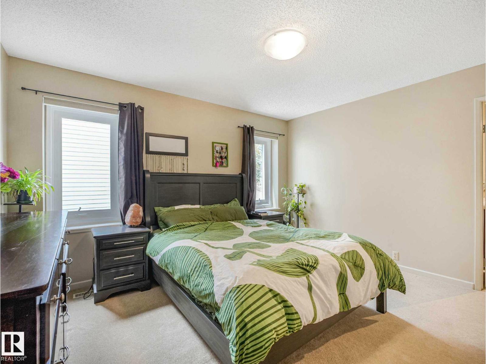 4504 29 AV NW - 27
