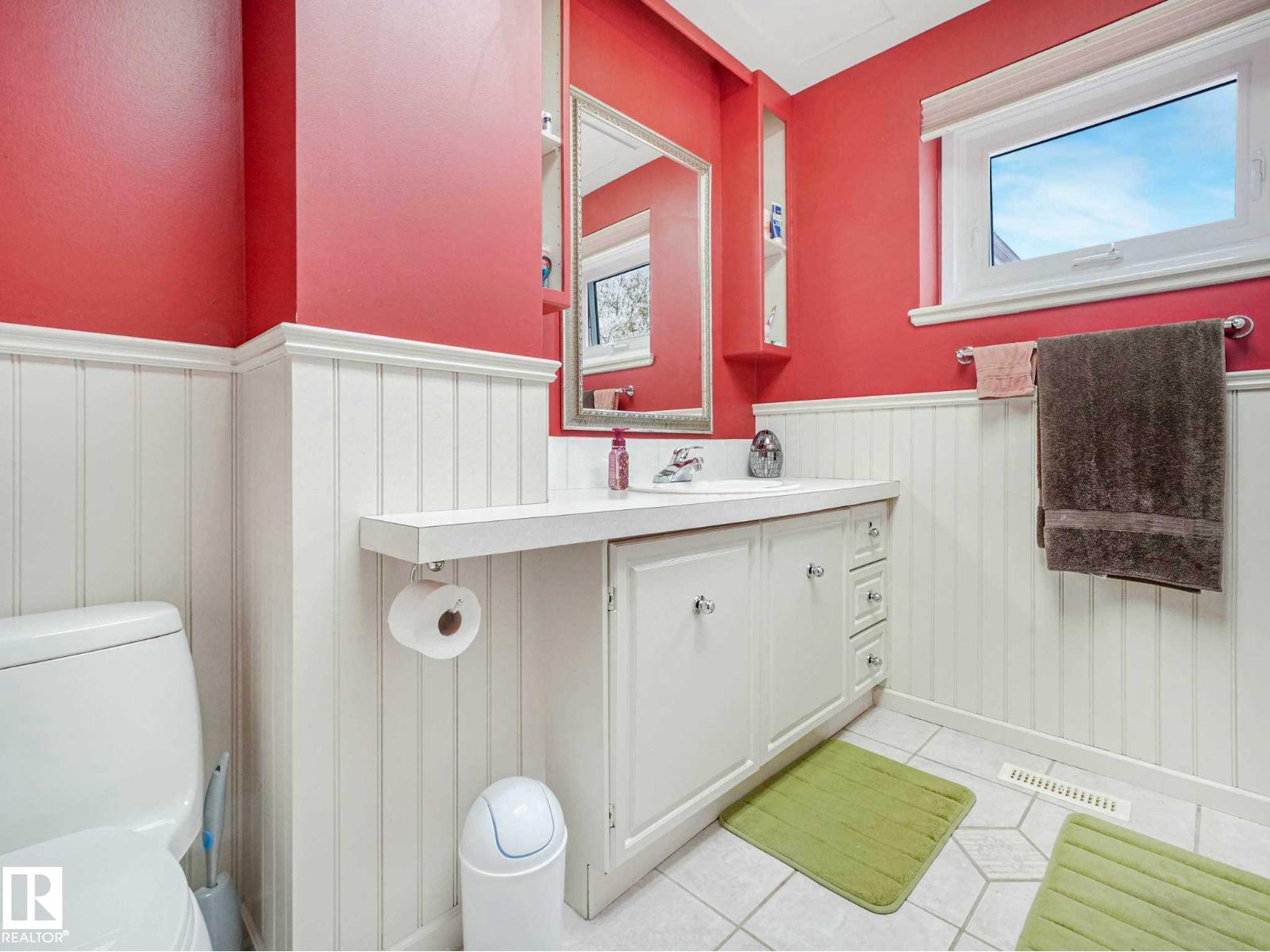 4504 29 AV NW - 35