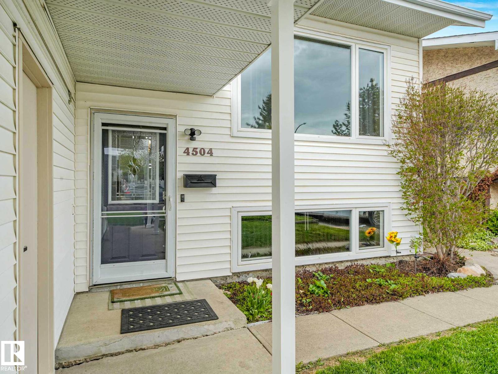 4504 29 AV NW - 4