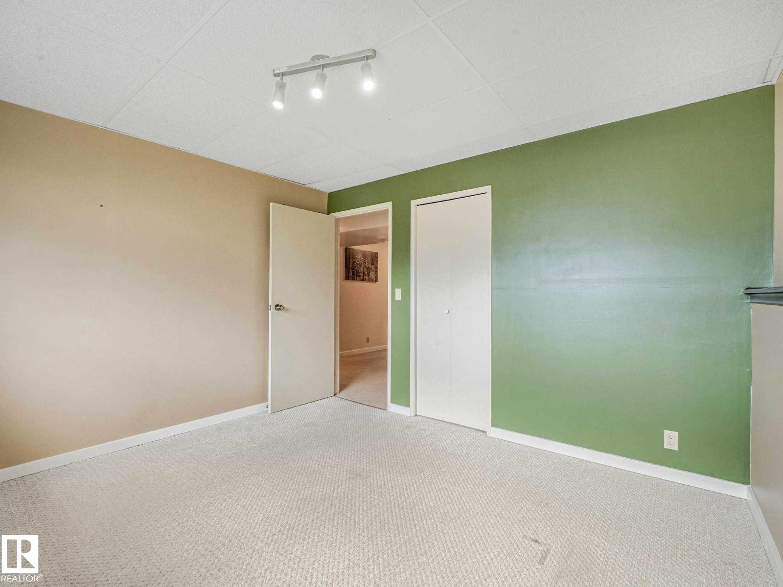 4504 29 AV NW - 45