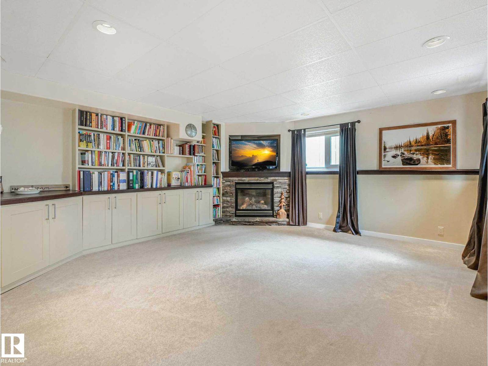 4504 29 AV NW - 46