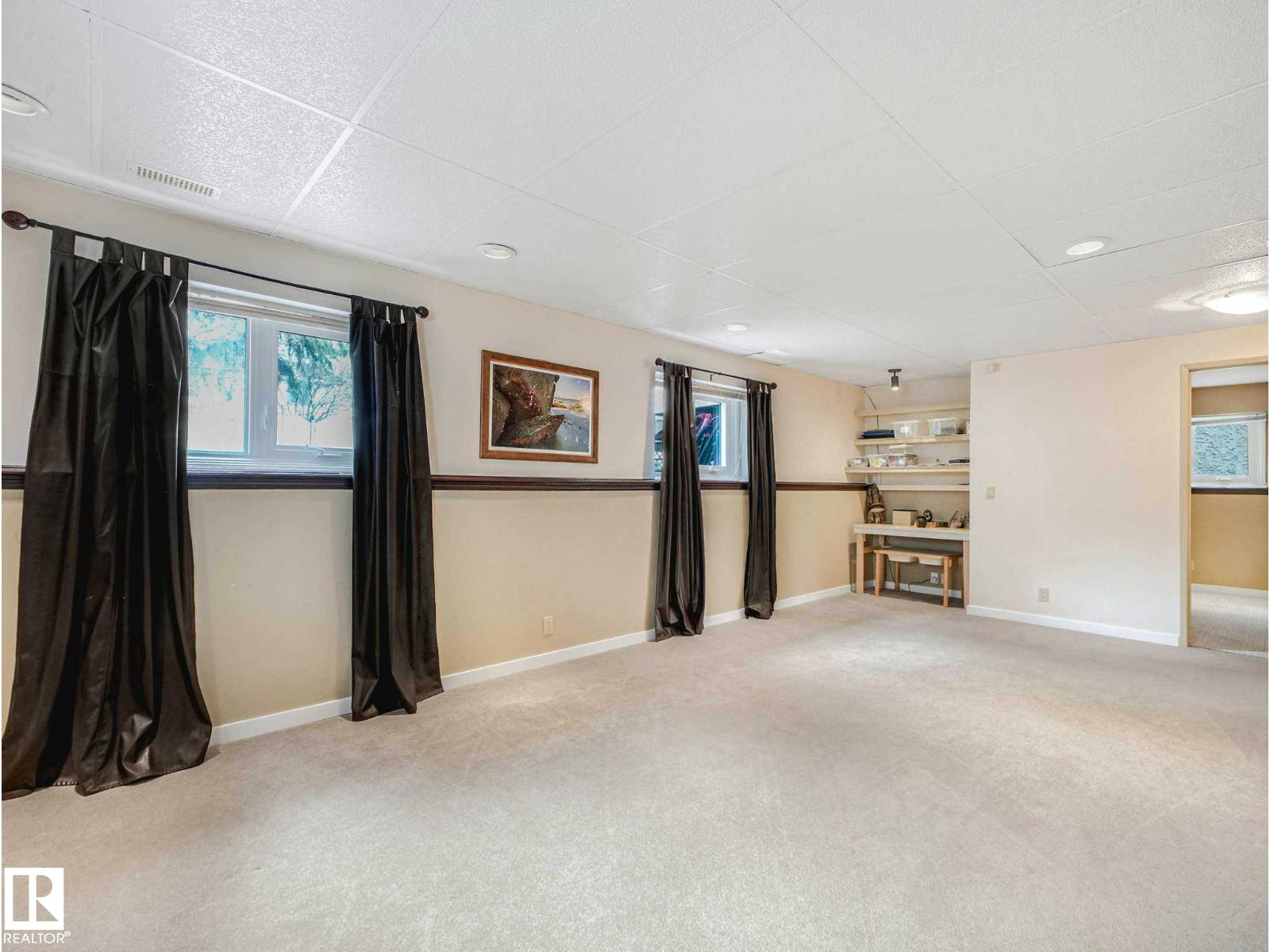 4504 29 AV NW - 48