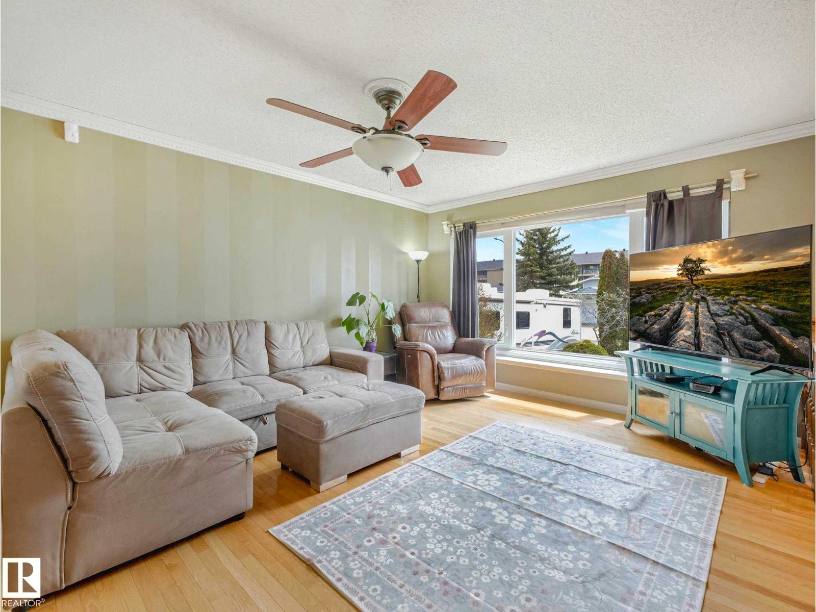 4504 29 AV NW - 6