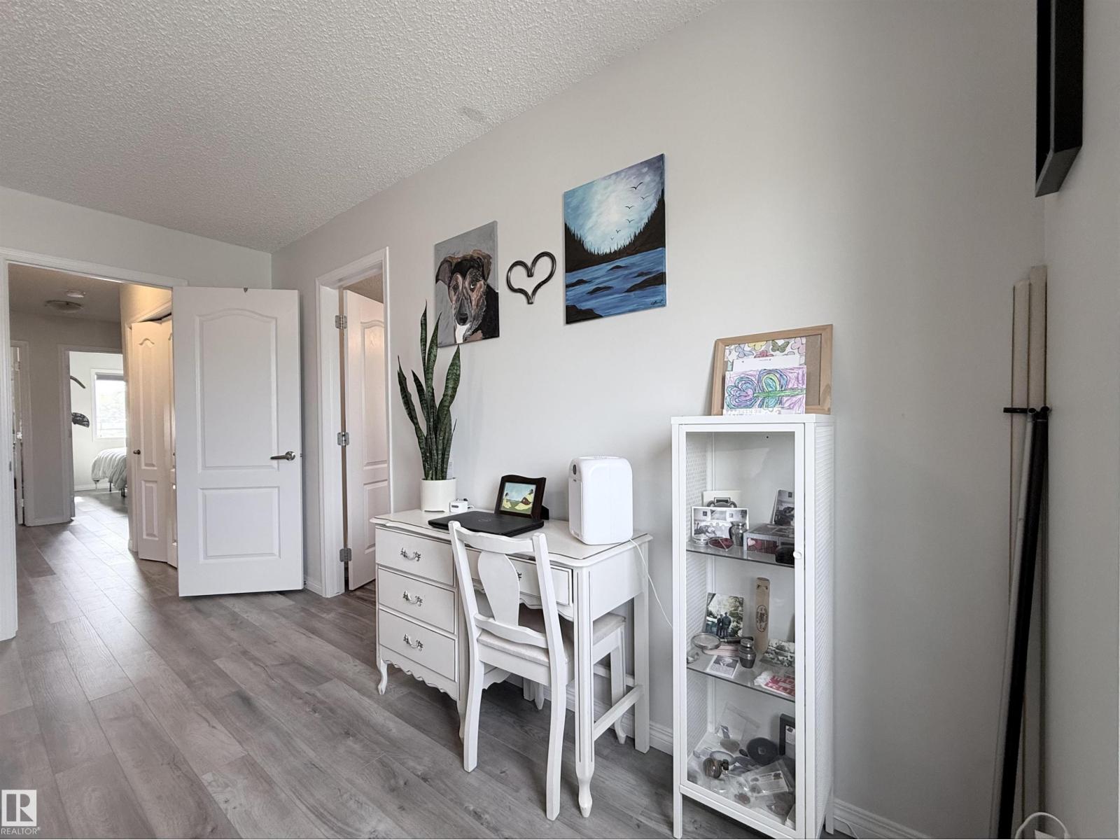 #82 5001 62 ST - 14