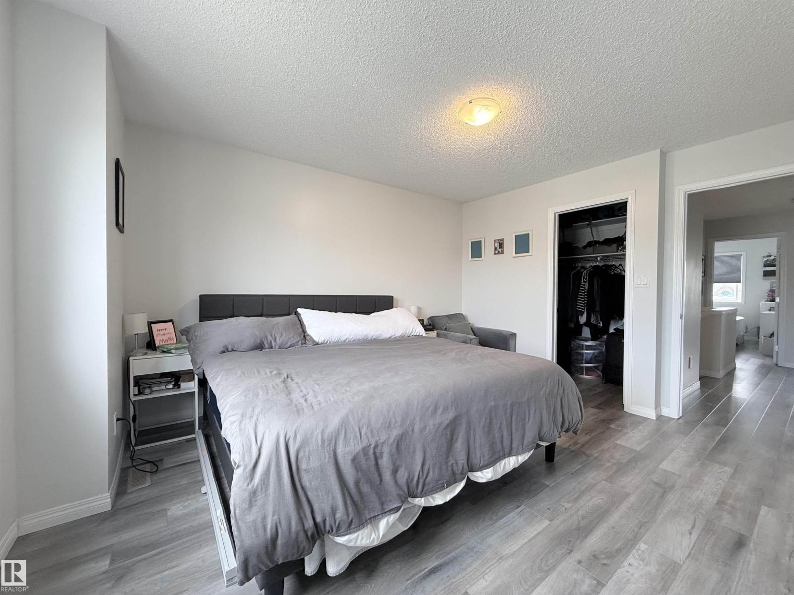 #82 5001 62 ST - 16
