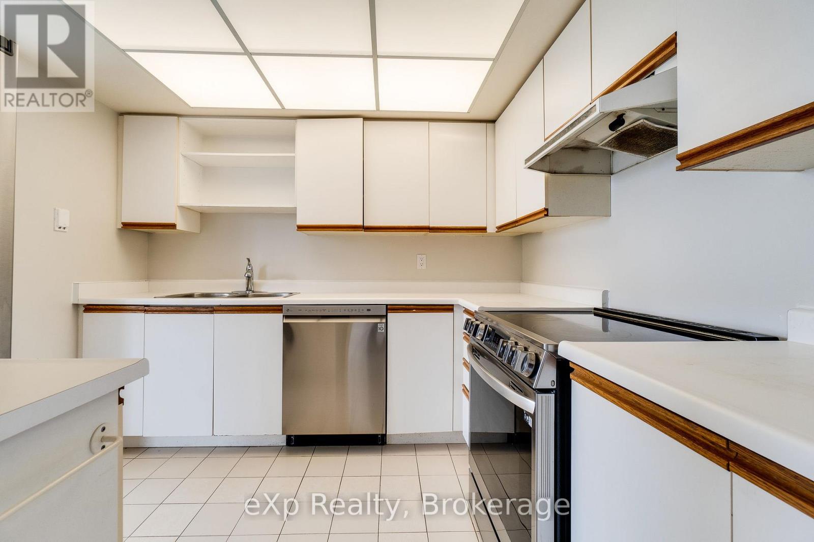 #803 5460 YONGE STREET - 9