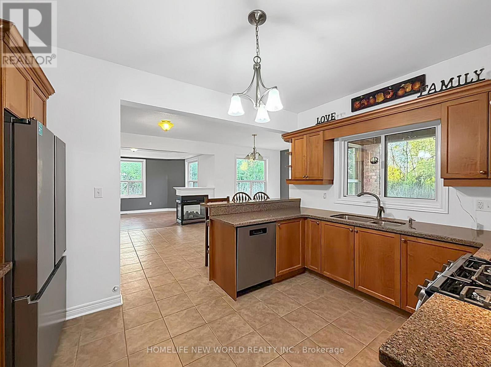 3370 RAVENSHOE ROAD - 10