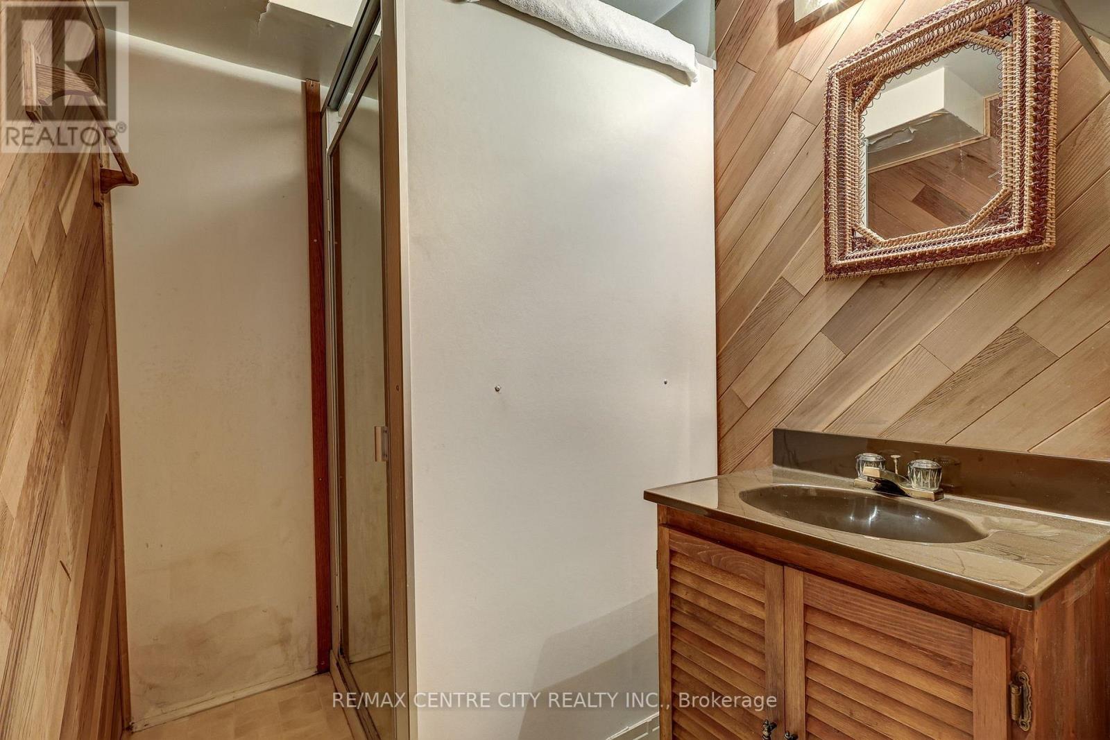 8 PATRICIA STREET - 44