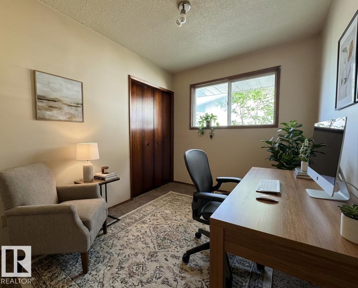 5707 90 AV NW - 11