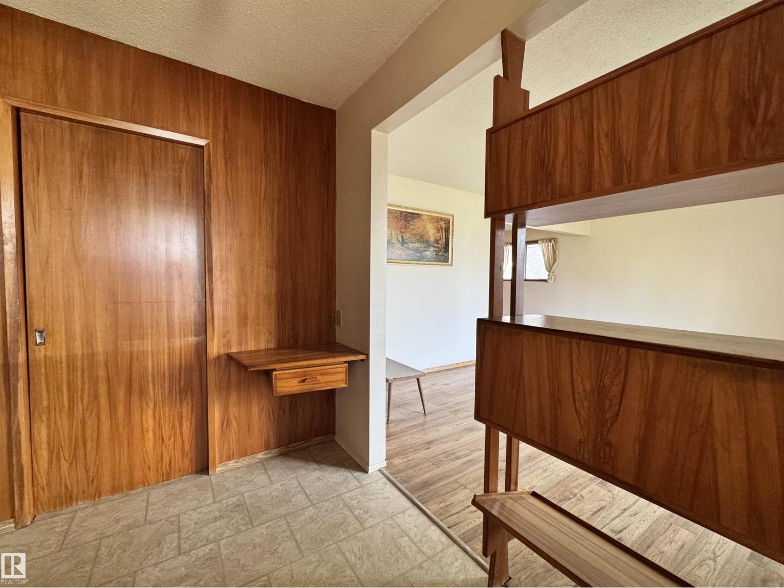 5707 90 AV NW - 8