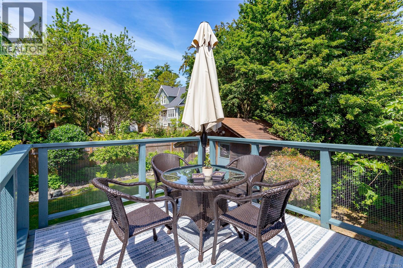 548 Cornwall St - 38