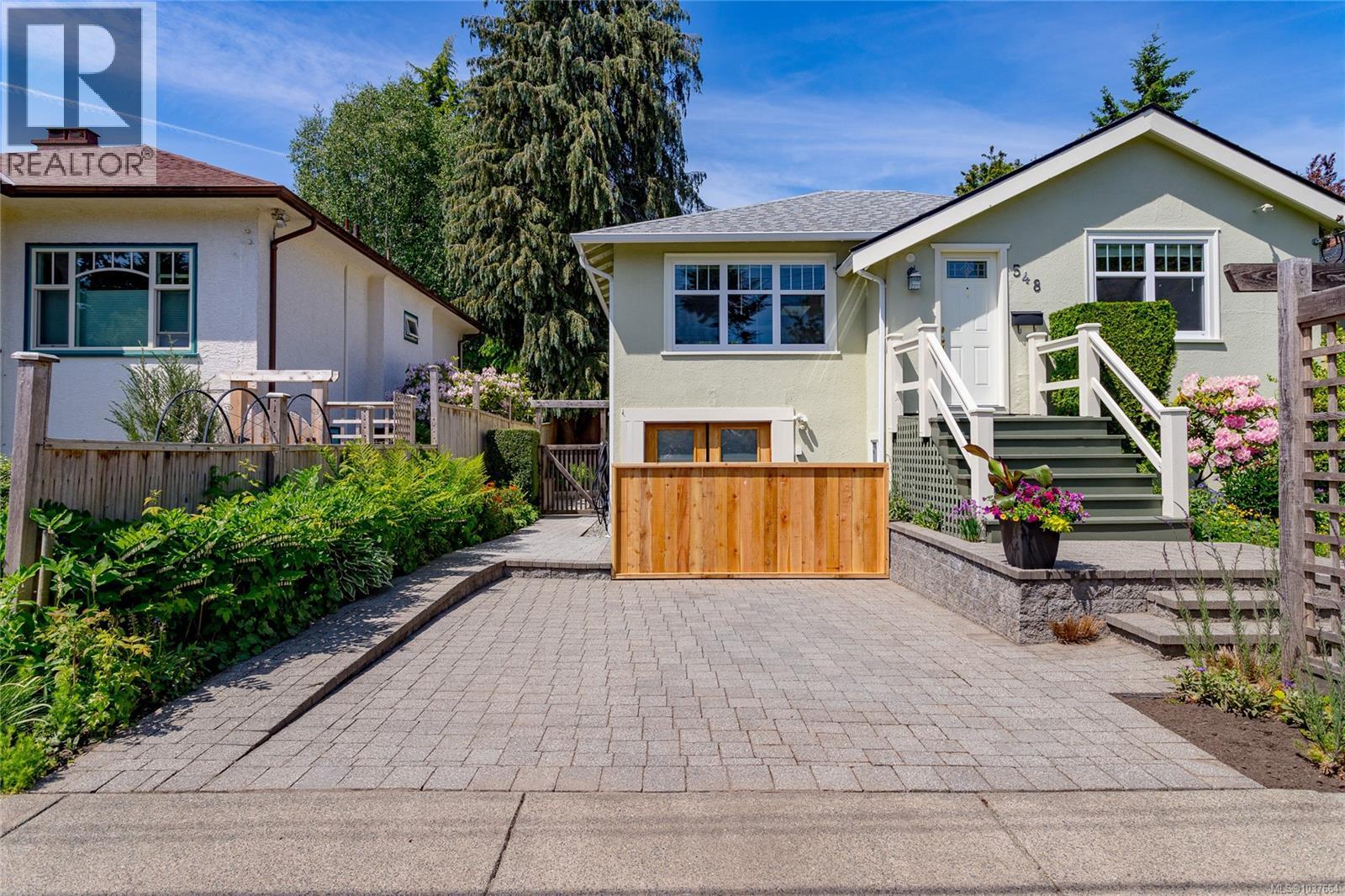 548 Cornwall St - 8
