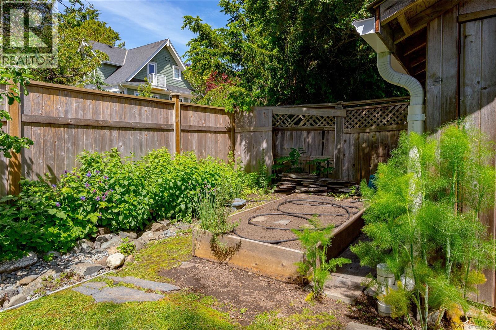 548 Cornwall St - 46