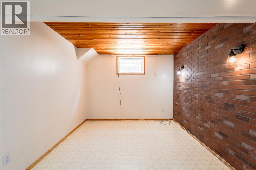 719 27 Avenue NW - 19