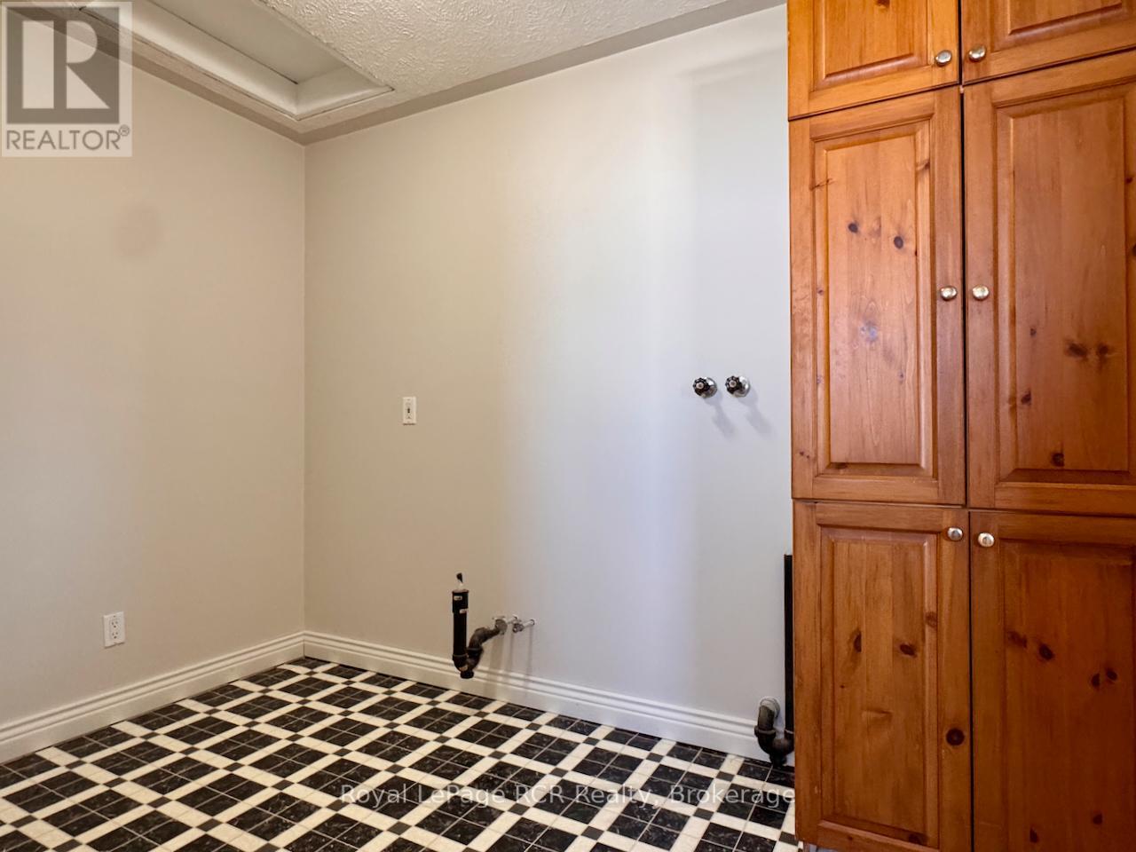 2854 6 HIGHWAY - 7