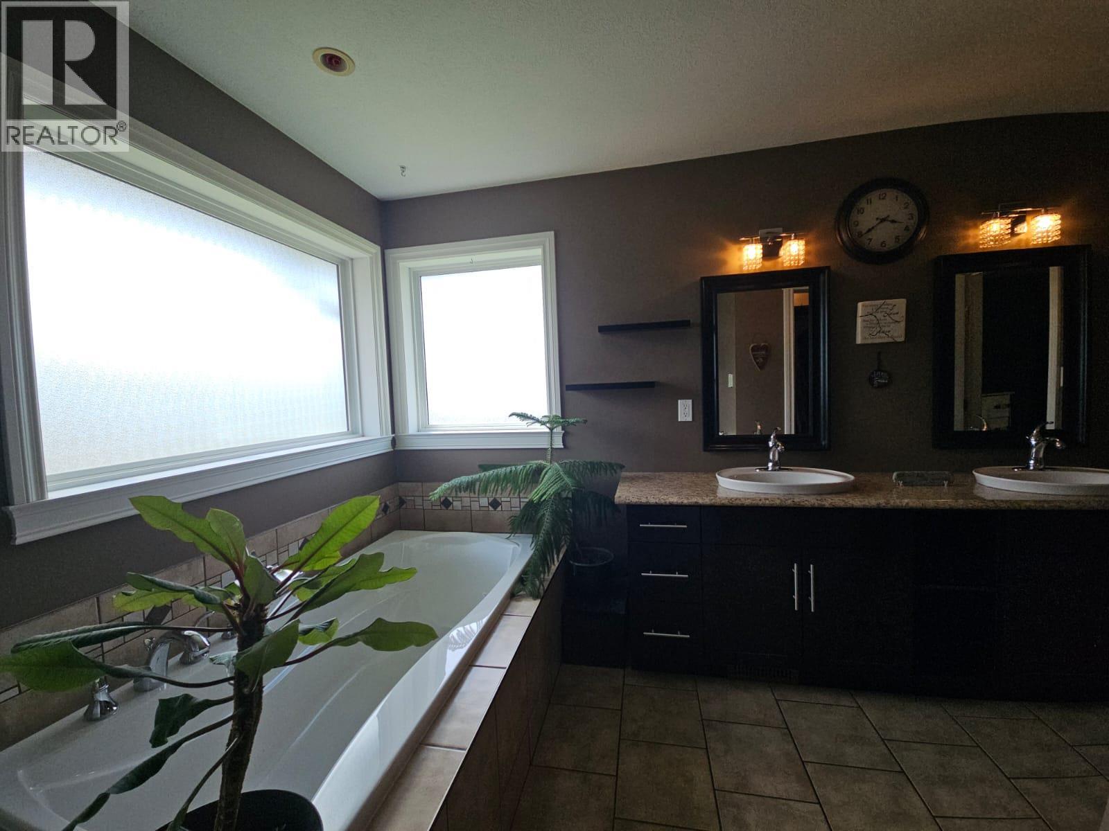 4105 52 Avenue NE, Chetwynd