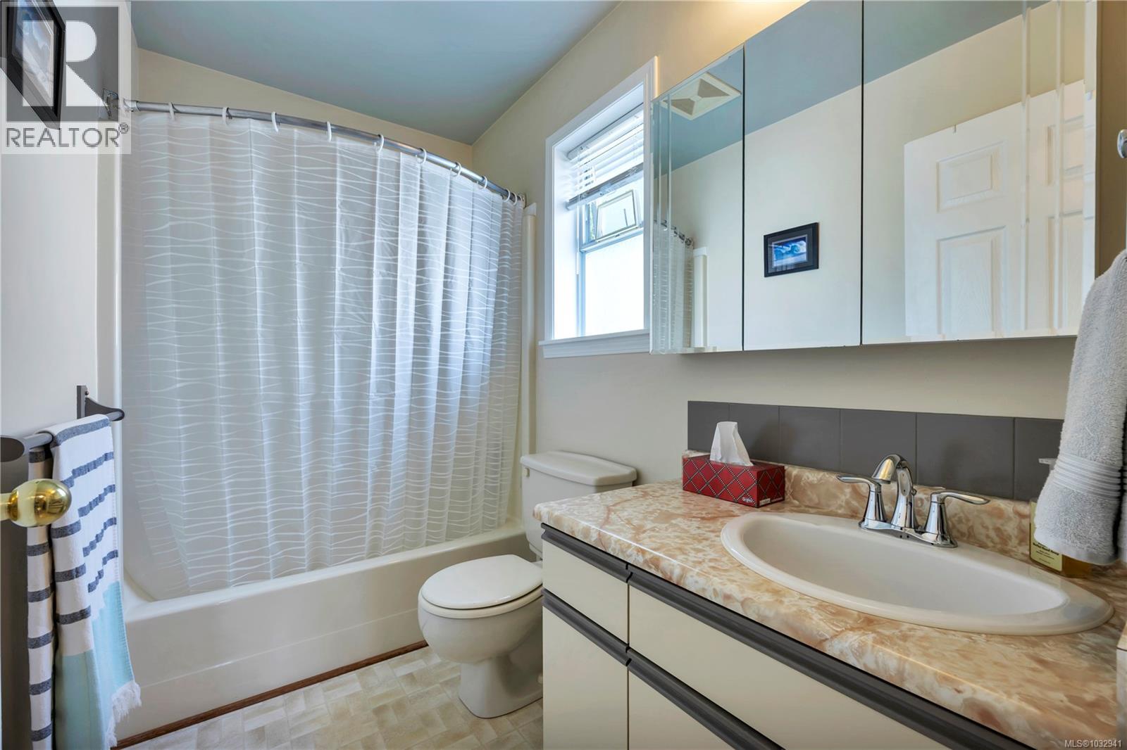 #4 6135 Ryall Rd - 20