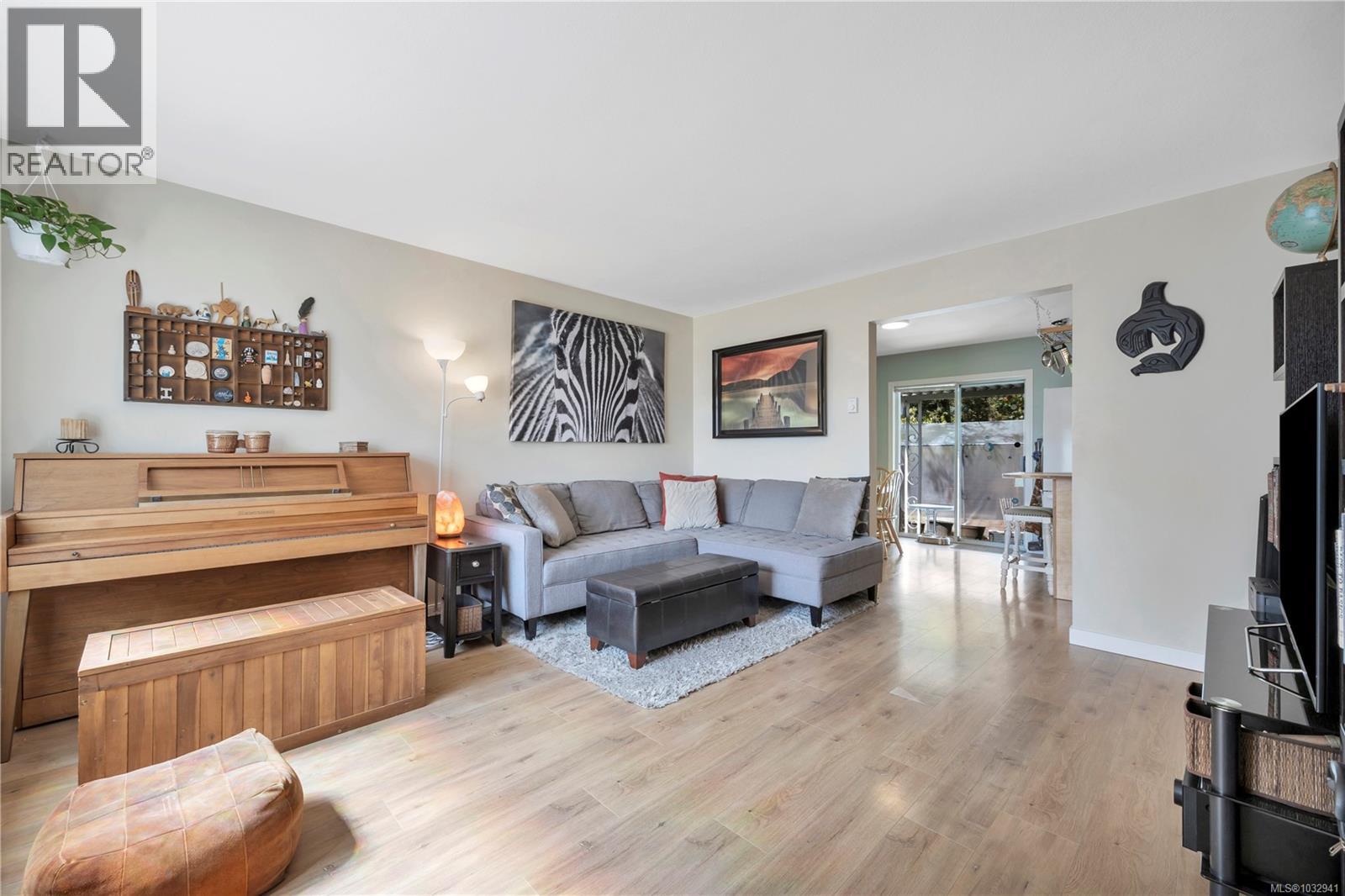 #4 6135 Ryall Rd - 2