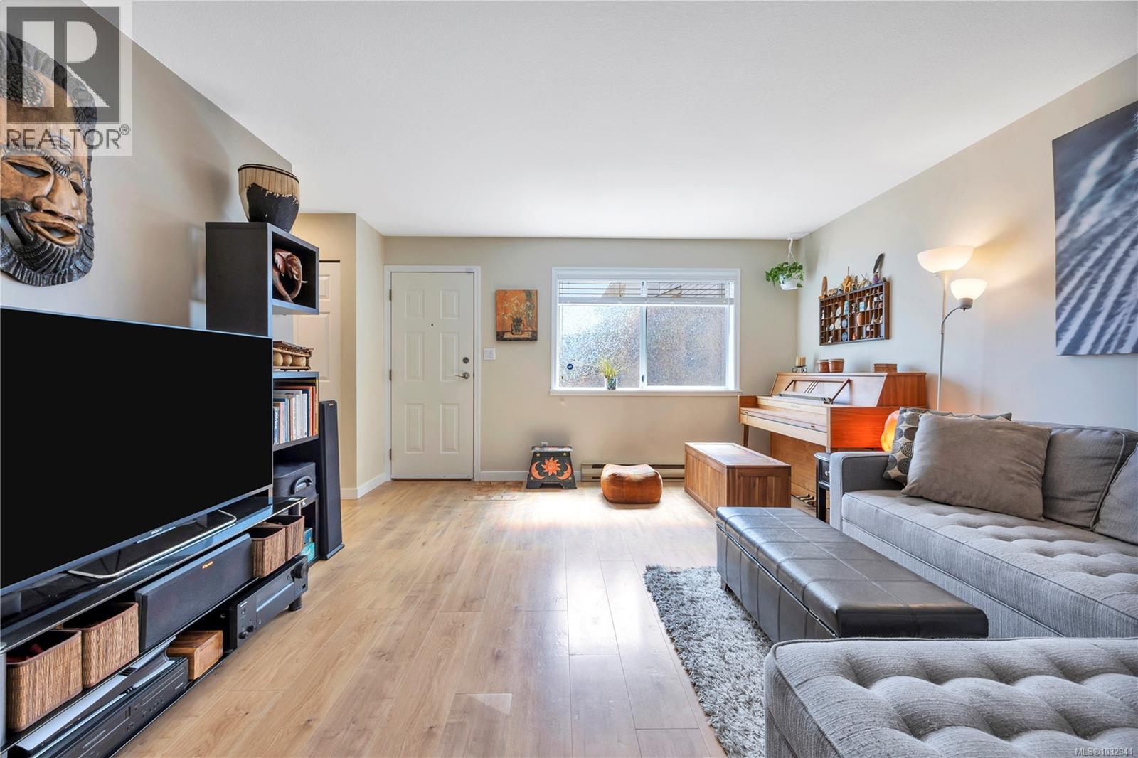 #4 6135 Ryall Rd - 4