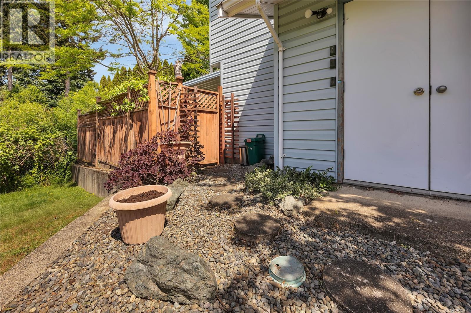 #4 6135 Ryall Rd - 29