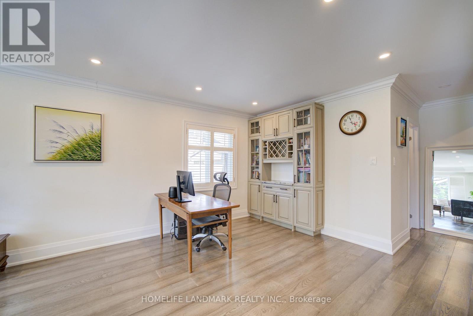 32 DUMFRIES DRIVE - 11